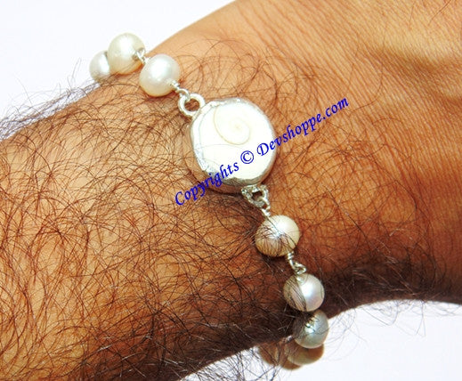 Gomti Chakra bracelet with Pearl beads in pure silver - Devshoppe