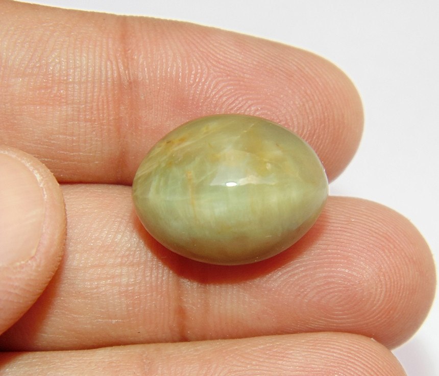 IGLI certified Natural Yellowish Grey Cat's eye (Lehsunia) 23.56 carats - Devshoppe