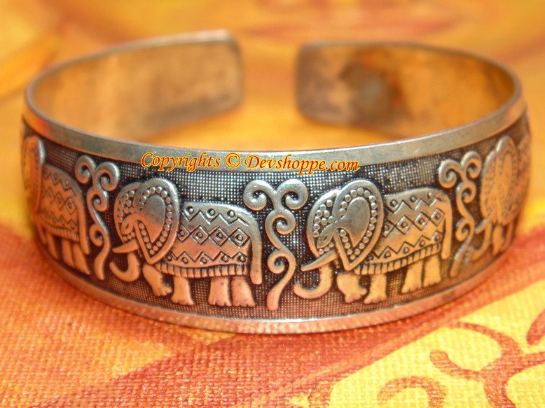 Elephant cuff bracelet in white metal - Devshoppe