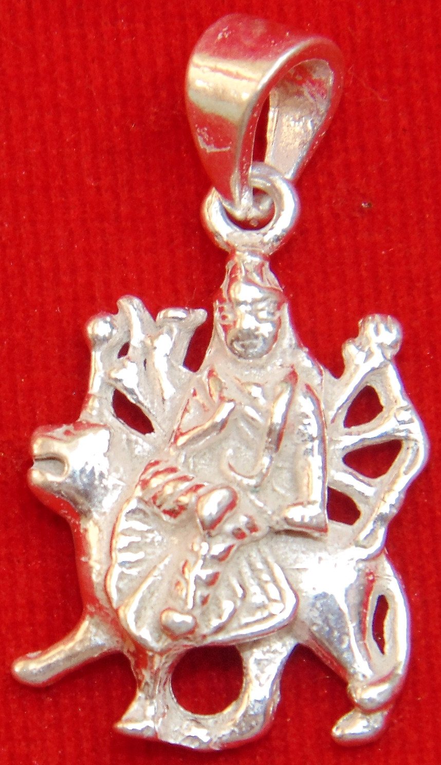 Goddess Durga pendant in pure silver - Devshoppe