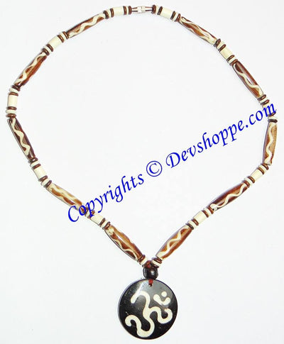 Stylish necklace with Aum (Om) pendant - Devshoppe