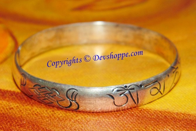 Tibetan Handmade Om Mantra Opening Bracelet - Devshoppe